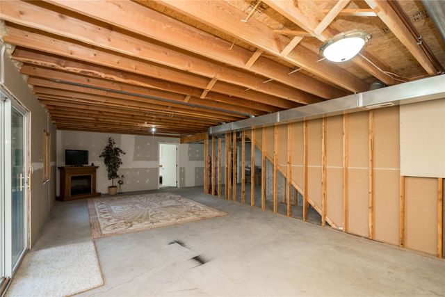 3017 Timber Hill Court, Des Moines, IA 50320