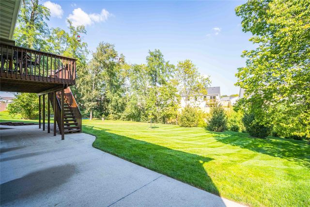 3017 Timber Hill Court, Des Moines, IA 50320