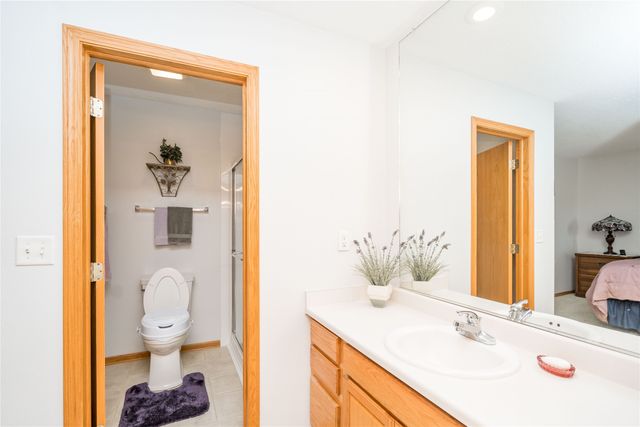 3017 Timber Hill Court, Des Moines, IA 50320