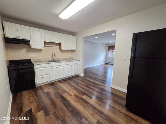 1 George Street 3, Jamesburg, NJ 08831