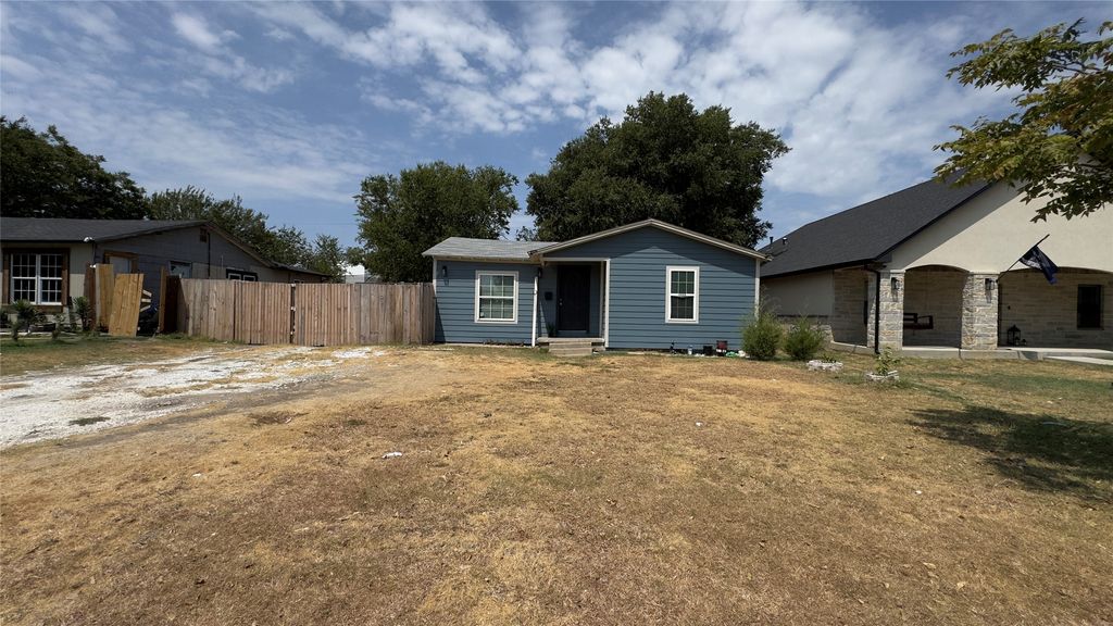 3229 Tom Ellen Street, Fort Worth, TX 76111 — exterior