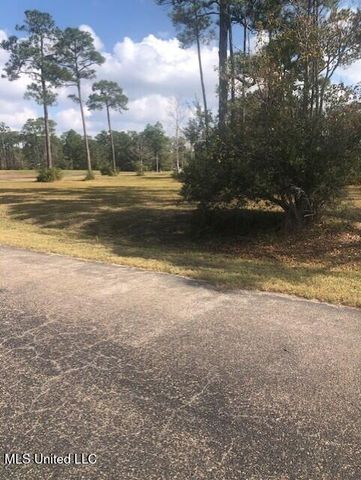 Ascot Drive, Biloxi, MS 39532