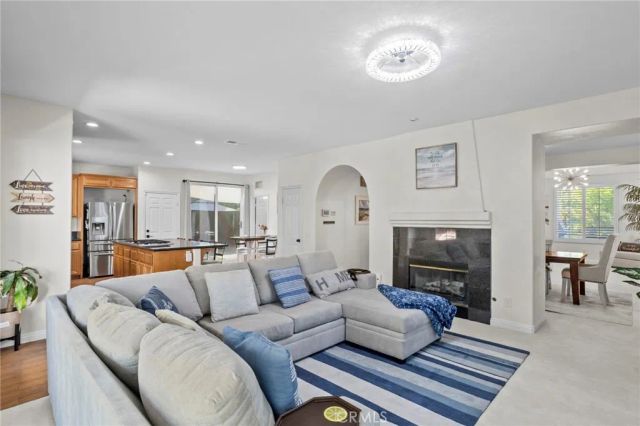 1744 Tamarron Dr, Corona, CA 92883