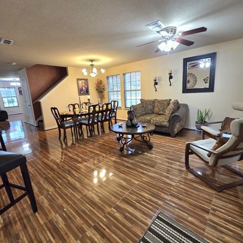 10000 Cougar Trail, Fort Worth, TX 76108