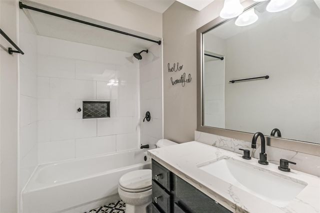 11550 Chimney Rock Unit 400 Road, Houston, TX 77035
