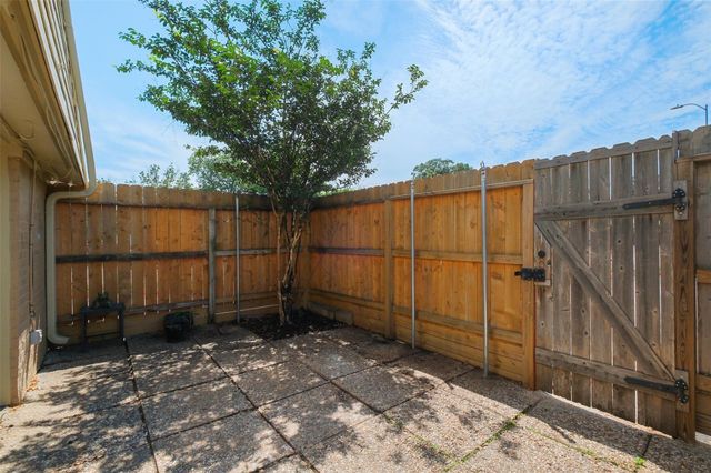 11550 Chimney Rock Unit 400 Road, Houston, TX 77035