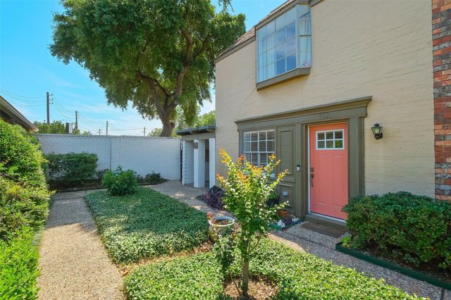 11550 Chimney Rock Unit 400 Road, Houston, TX 77035