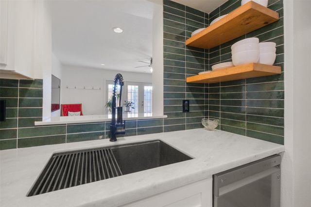 11550 Chimney Rock Unit 400 Road, Houston, TX 77035