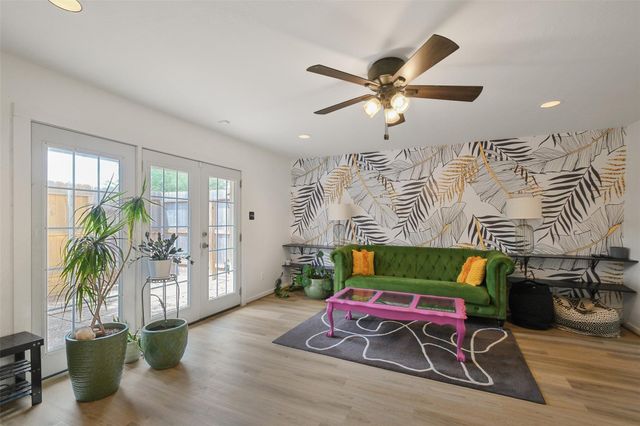 11550 Chimney Rock Unit 400 Road, Houston, TX 77035