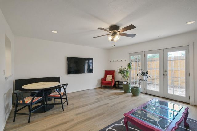 11550 Chimney Rock Unit 400 Road, Houston, TX 77035