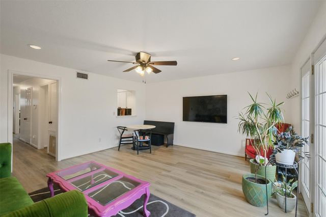 11550 Chimney Rock Unit 400 Road, Houston, TX 77035