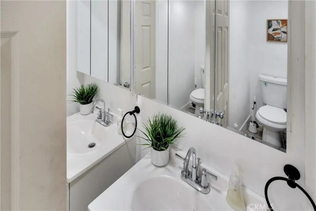 6413 S Vermont, Los Angeles, CA 90044