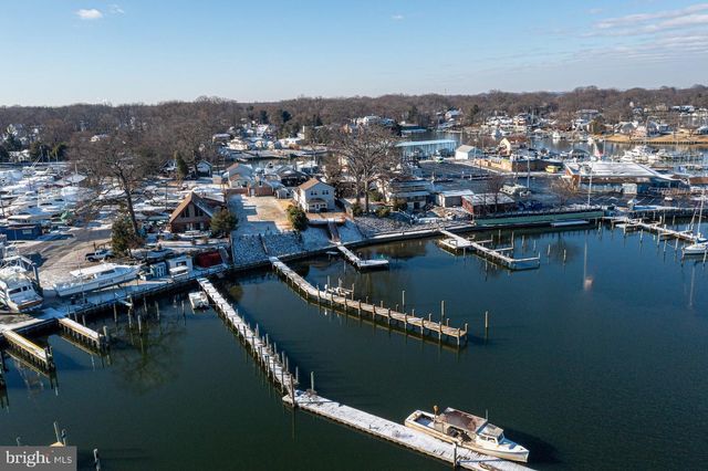 215 NANTICOKE RD, Essex, MD 21221