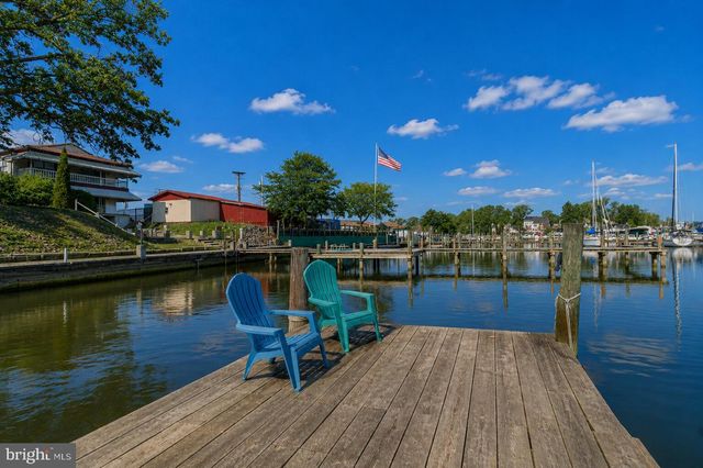 215 NANTICOKE RD, Essex, MD 21221