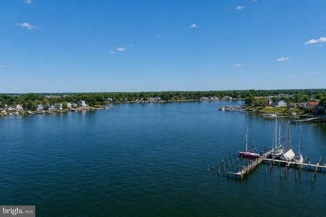 215 NANTICOKE RD, Essex, MD 21221