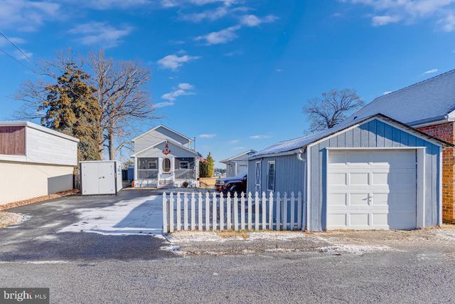 215 NANTICOKE RD, Essex, MD 21221