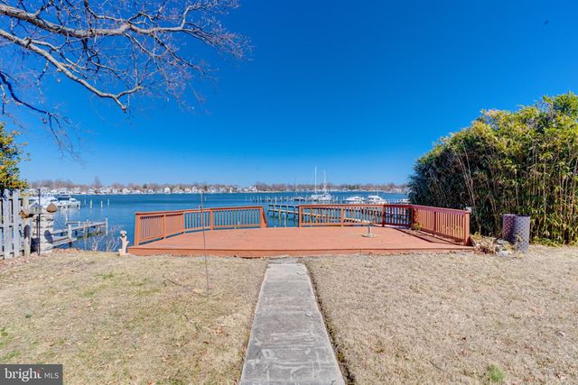 215 NANTICOKE RD, Essex, MD 21221