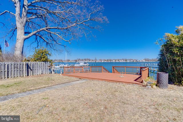 215 NANTICOKE RD, Essex, MD 21221