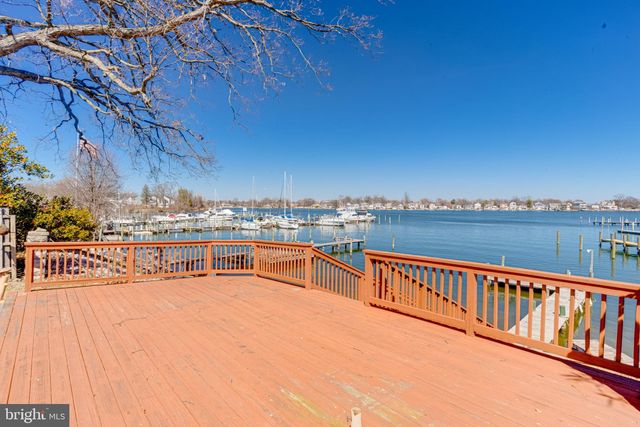 215 NANTICOKE RD, Essex, MD 21221