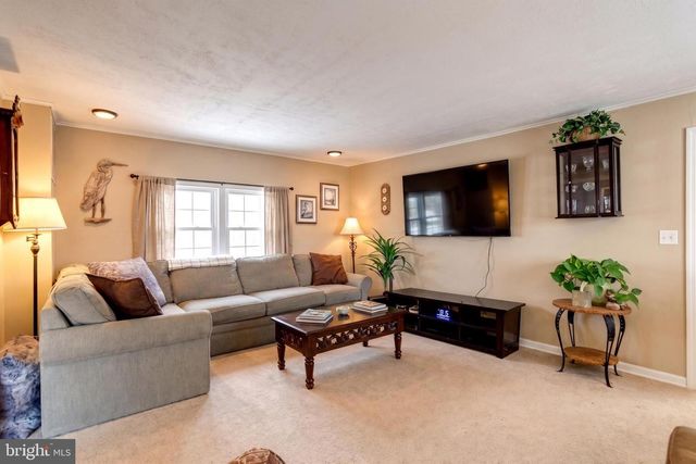 215 NANTICOKE RD, Essex, MD 21221