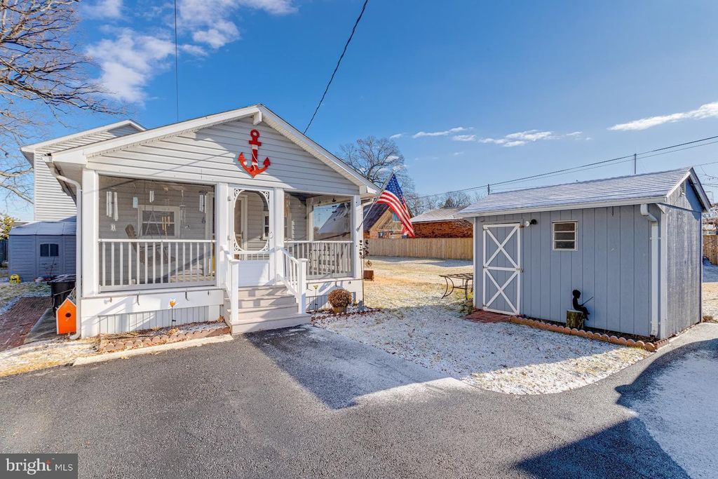 215 NANTICOKE RD, Essex, MD 21221