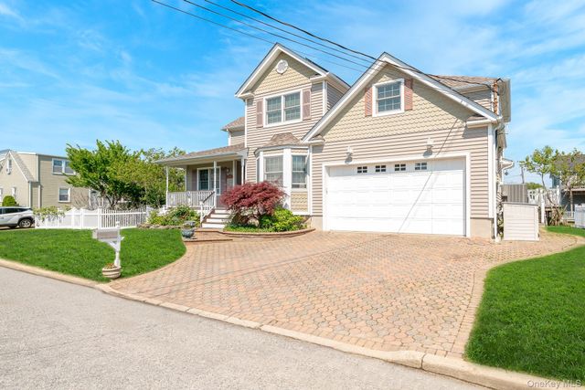 2683 Peconic Avenue, Seaford, NY 11783