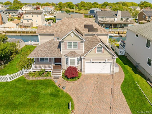2683 Peconic Avenue, Seaford, NY 11783