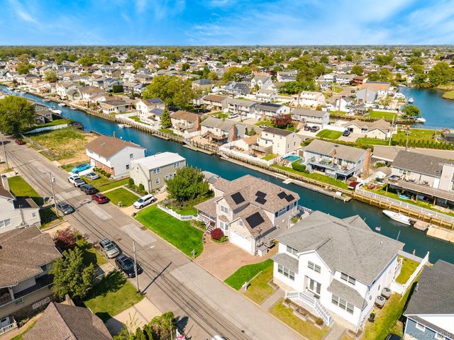2683 Peconic Avenue, Seaford, NY 11783