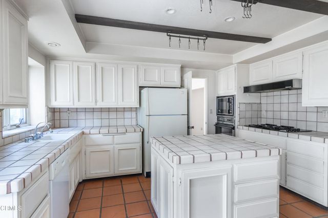 6 E Constance Avenue, Santa Barbara, CA 93105