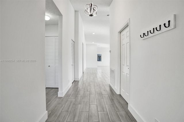 5287 Tiffany Anne Cir, West Palm Beach, FL 33417