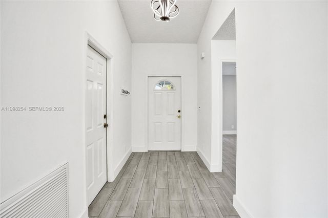 5287 Tiffany Anne Cir, West Palm Beach, FL 33417