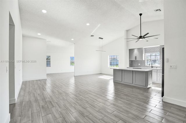 5287 Tiffany Anne Cir, West Palm Beach, FL 33417