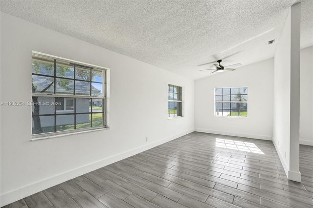 5287 Tiffany Anne Cir, West Palm Beach, FL 33417
