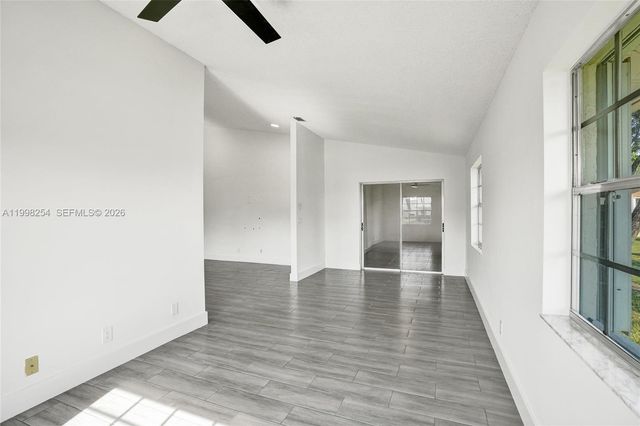 5287 Tiffany Anne Cir, West Palm Beach, FL 33417