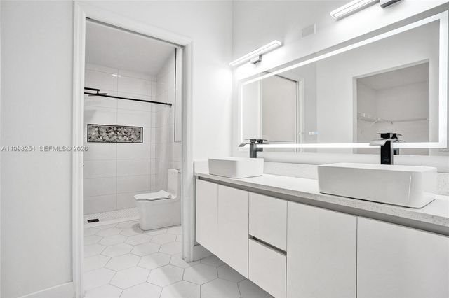 5287 Tiffany Anne Cir, West Palm Beach, FL 33417