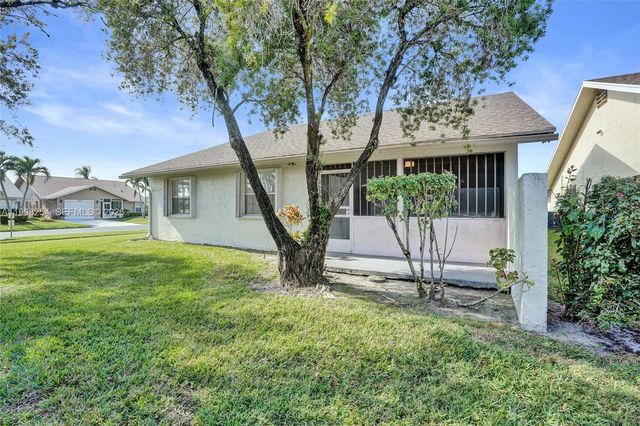 5287 Tiffany Anne Cir, West Palm Beach, FL 33417