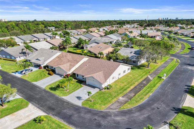 5287 Tiffany Anne Cir, West Palm Beach, FL 33417
