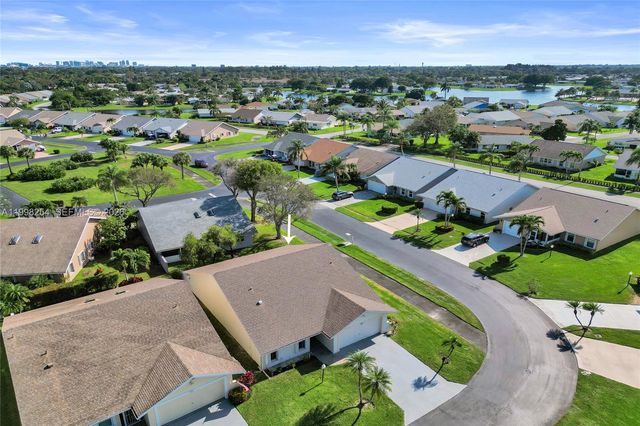 5287 Tiffany Anne Cir, West Palm Beach, FL 33417