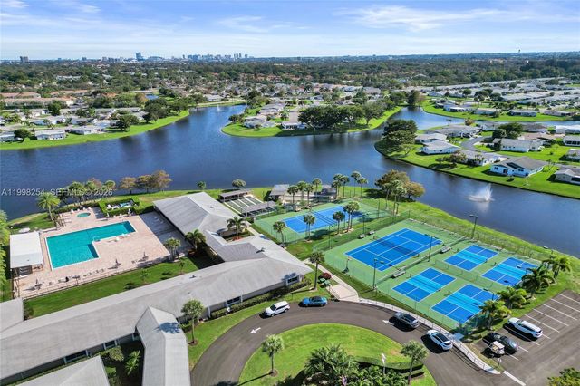 5287 Tiffany Anne Cir, West Palm Beach, FL 33417