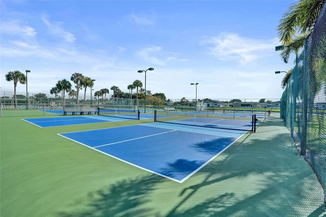 5287 Tiffany Anne Cir, West Palm Beach, FL 33417