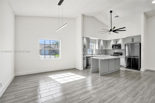 5287 Tiffany Anne Cir, West Palm Beach, FL 33417
