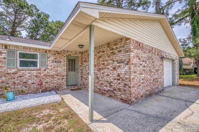 1601 Kauai Ct, Gulf Breeze, FL 32563