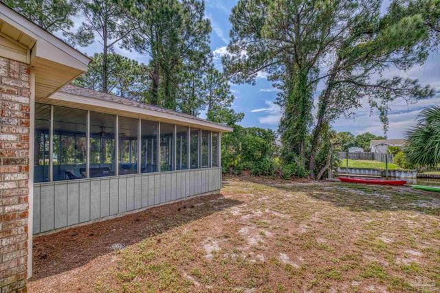 1601 Kauai Ct, Gulf Breeze, FL 32563