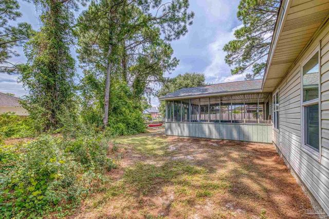 1601 Kauai Ct, Gulf Breeze, FL 32563