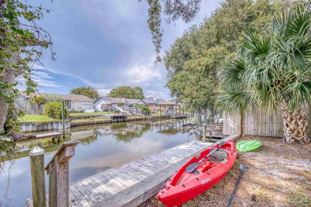 1601 Kauai Ct, Gulf Breeze, FL 32563