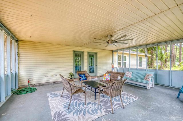 1601 Kauai Ct, Gulf Breeze, FL 32563