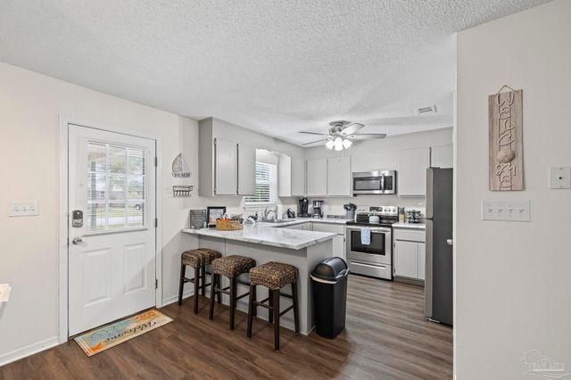 1601 Kauai Ct, Gulf Breeze, FL 32563