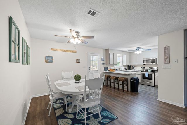 1601 Kauai Ct, Gulf Breeze, FL 32563