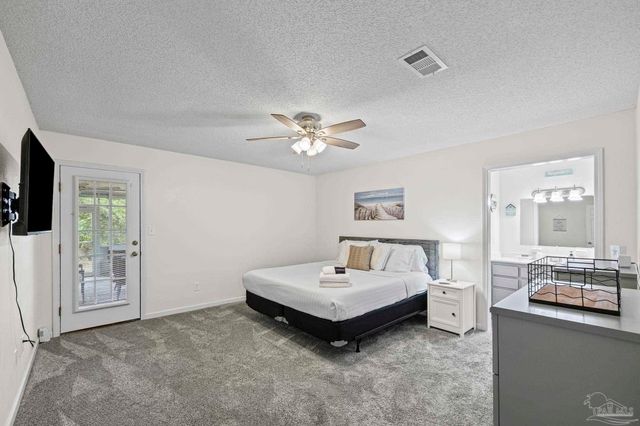 1601 Kauai Ct, Gulf Breeze, FL 32563