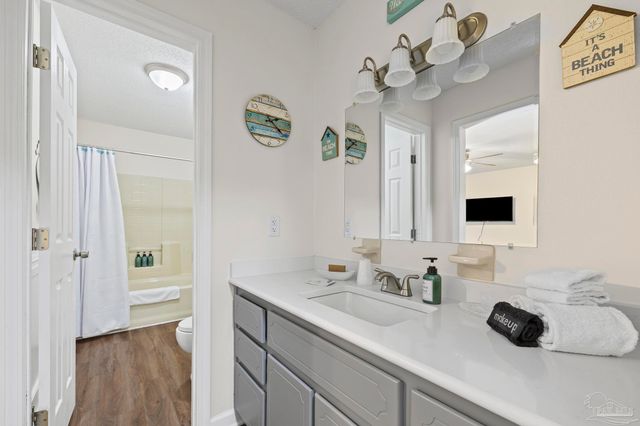 1601 Kauai Ct, Gulf Breeze, FL 32563